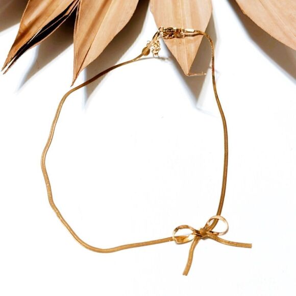 Gold bow choker necklace #1058 - Picture 2 of 3